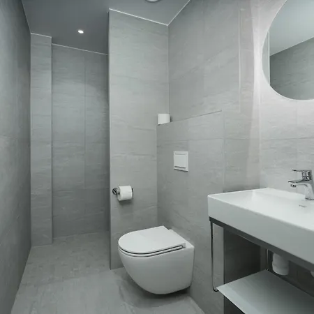 Maya - Frogner 3*